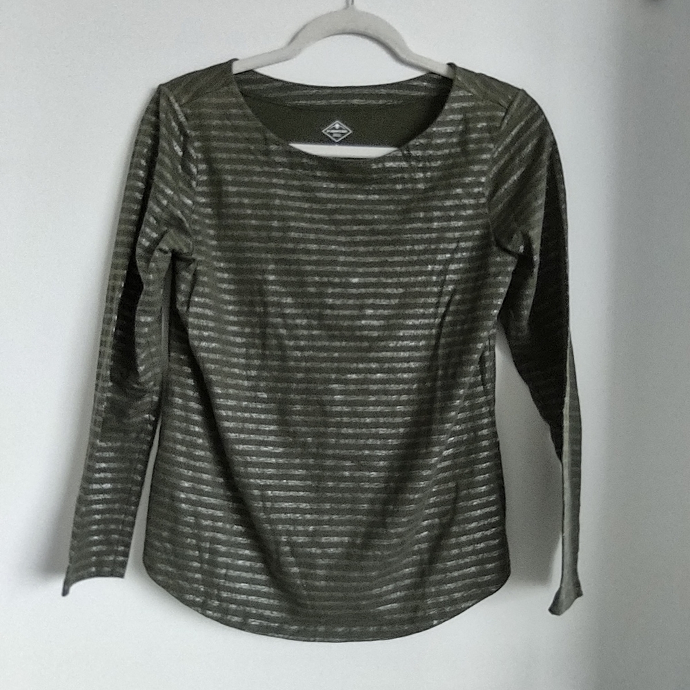 St. John's Bay Gray Fitted Long Sleeve Tee